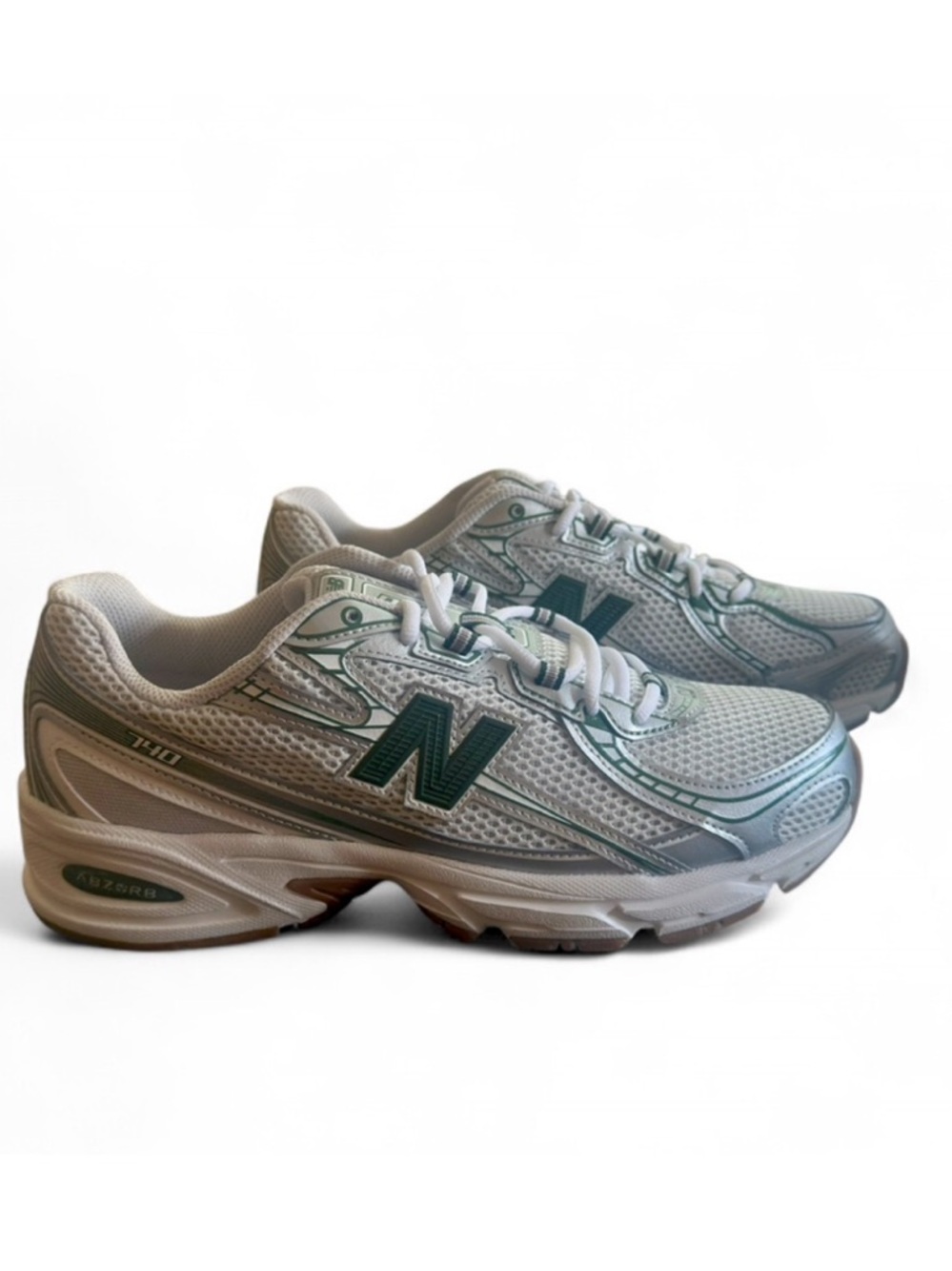 NWT/NIB Deadstock Unisex New Balance 740 Sneakers Size US Men’s 10.5/ Women’s 12